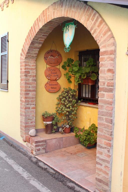 Bed and Breakfast Tra... Monti E Vigne La Morra Exterior foto