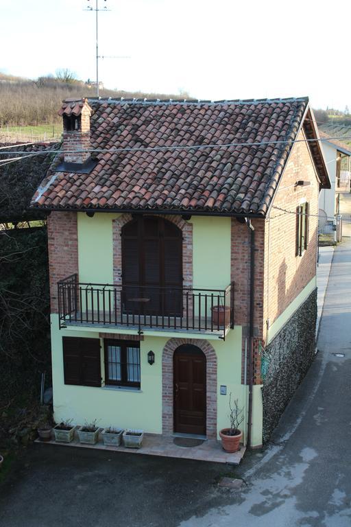 Bed and Breakfast Tra... Monti E Vigne La Morra Exterior foto