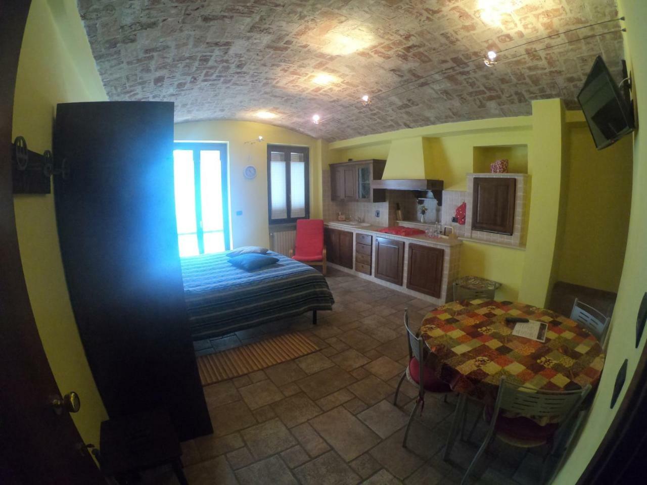 Bed and Breakfast Tra... Monti E Vigne La Morra Exterior foto
