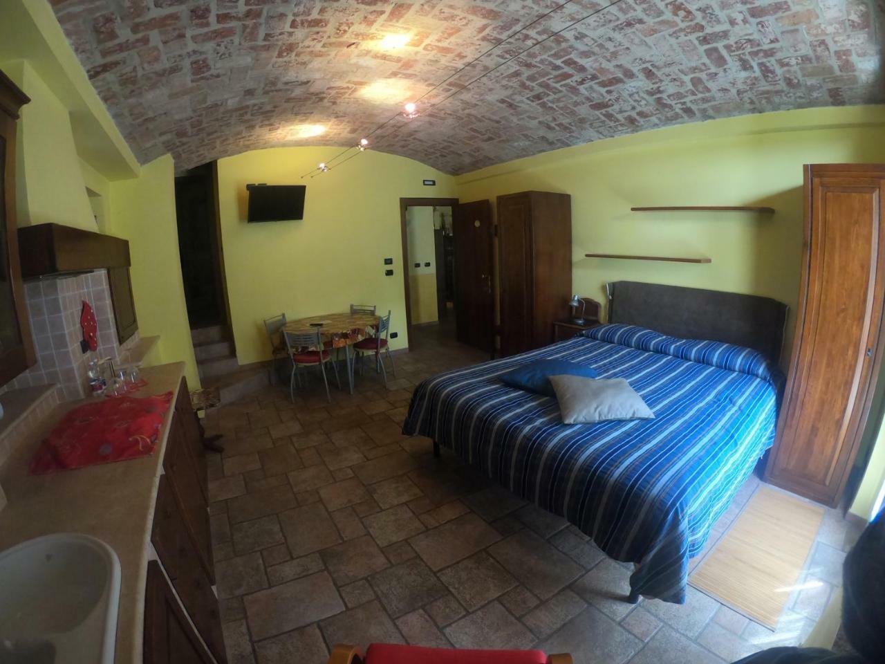Bed and Breakfast Tra... Monti E Vigne La Morra Exterior foto