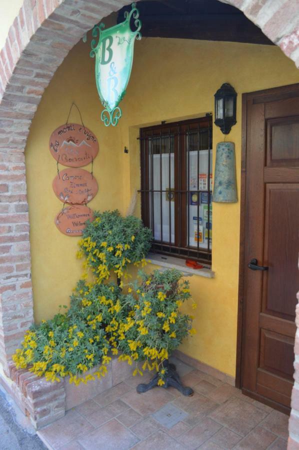 Bed and Breakfast Tra... Monti E Vigne La Morra Exterior foto