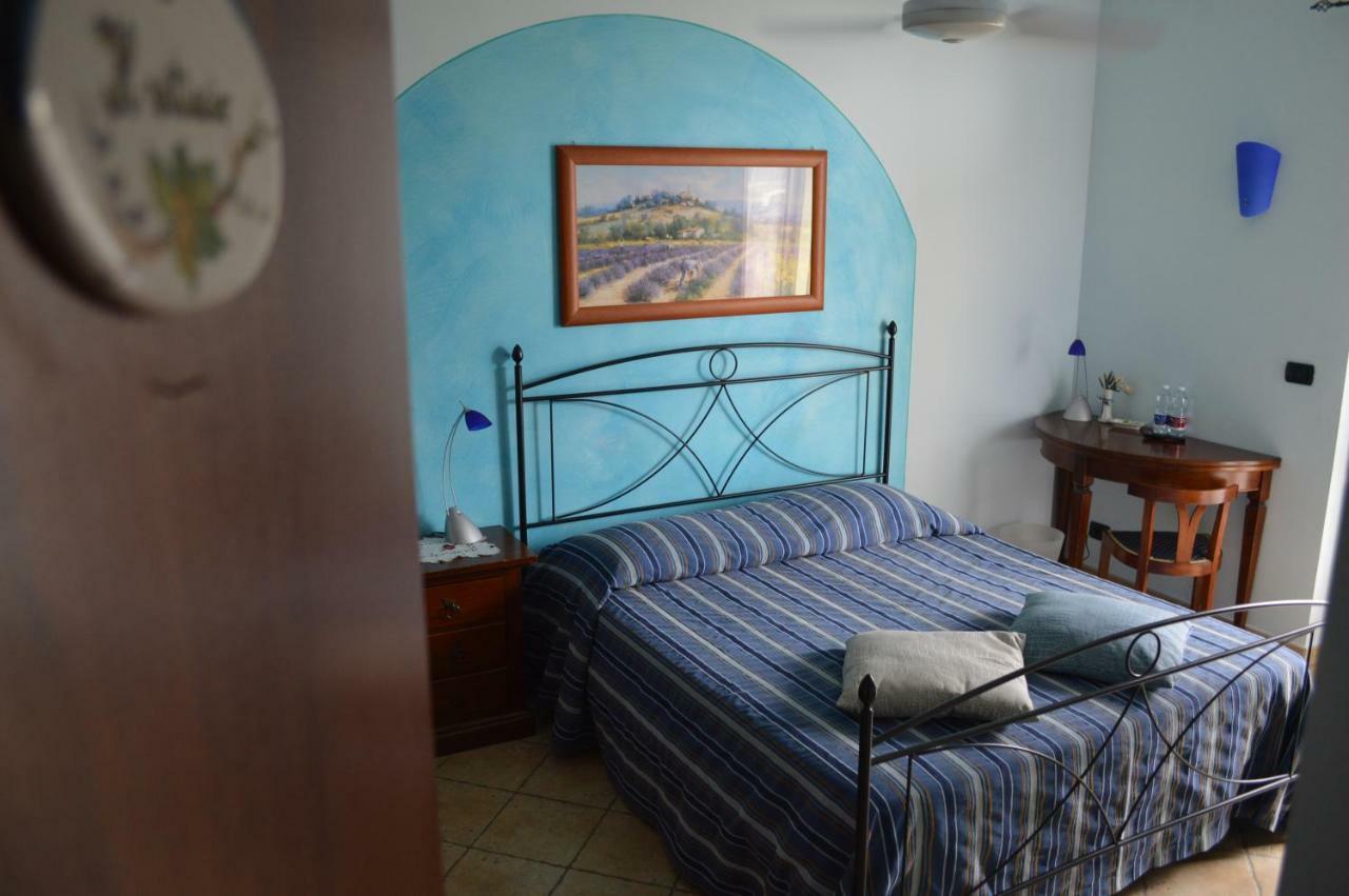 Bed and Breakfast Tra... Monti E Vigne La Morra Exterior foto